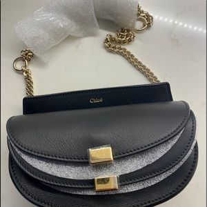 CHLOÉ GEORGIA MINI BAG WITH GOLD CHAIN.